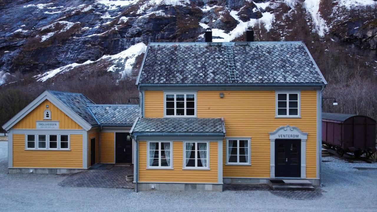 Trollveggen Stasjon Hotel Andalsnes Luaran gambar