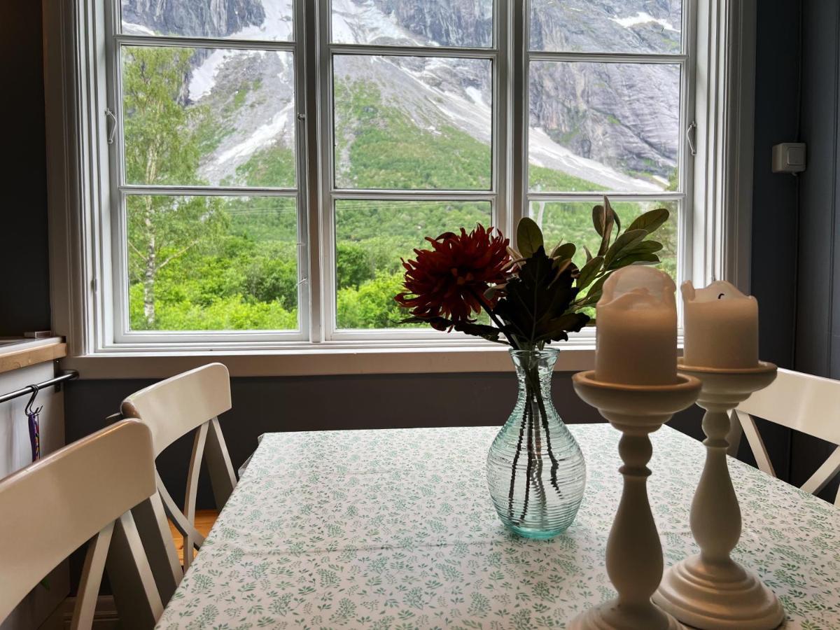 Trollveggen Stasjon Hotel Andalsnes Luaran gambar
